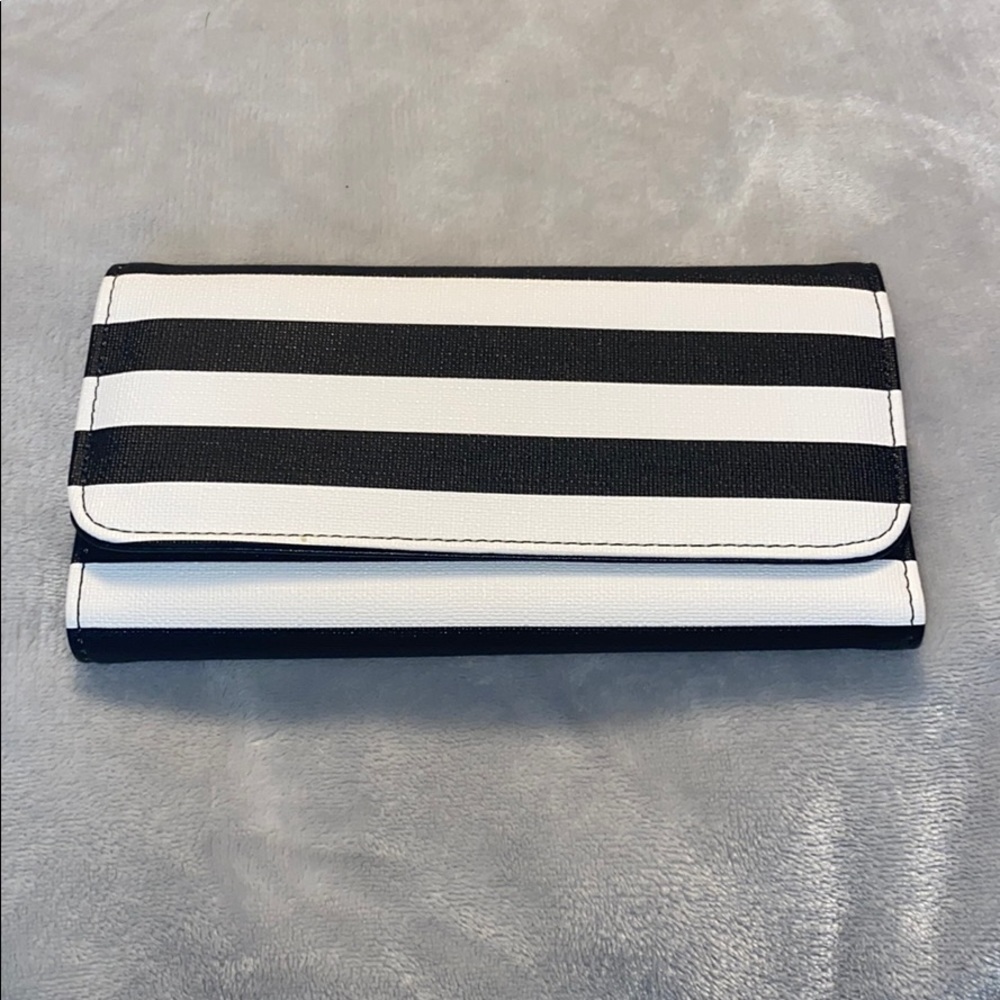 Striped clutch wallet